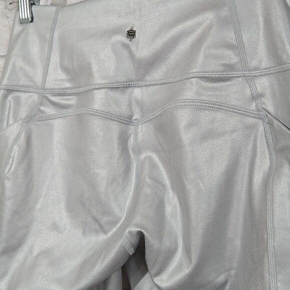 Fabletics Oasis PureLuxe High-Waisted 7/8 Legging Silver Matte Foil Yoga Workout - Picture 3 of 11